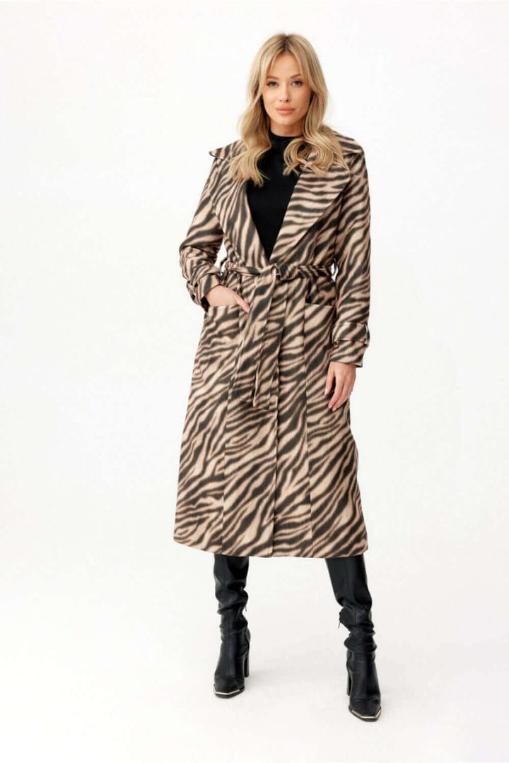 Coat model 188271 Roco Fashion | Shangri-La Fashion